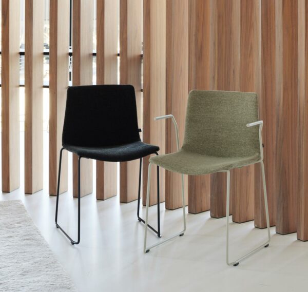 Chaise Curve