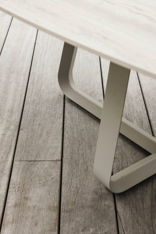 Table Curve – Image 5