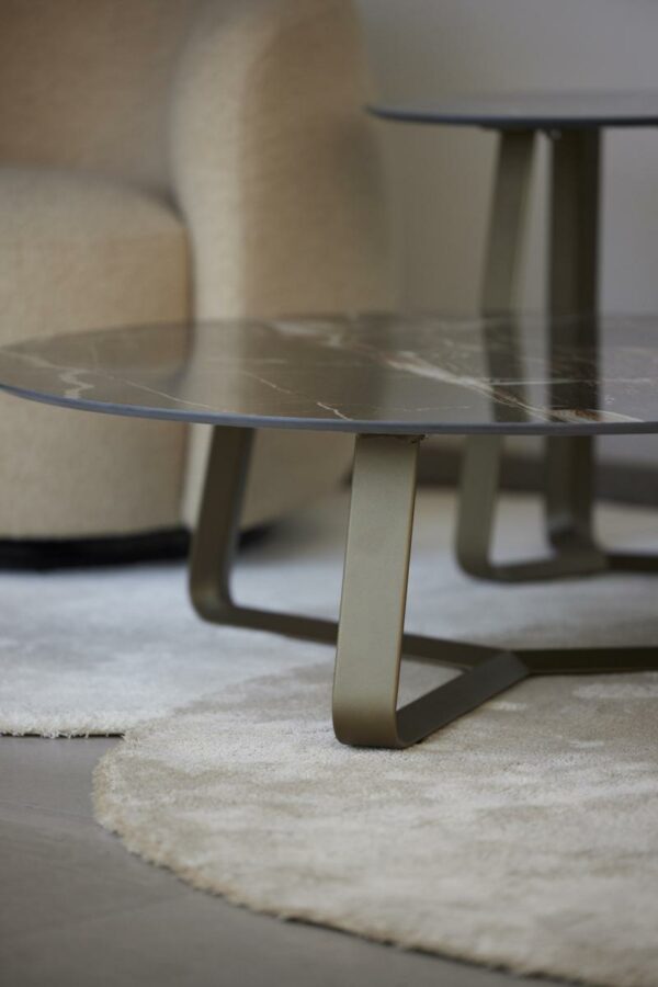 Table Curve – Image 2